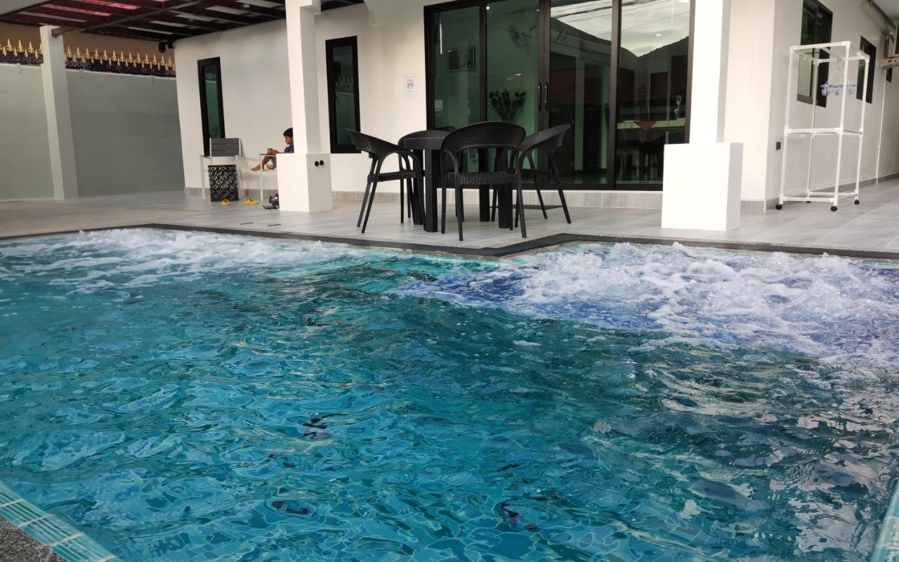 Private Pool Villa With Jacuzzi At Royal Park Village - Walk To The Beach - 6 People - Max 3 Males (Adults Only) Jomtien Beach Exterior photo