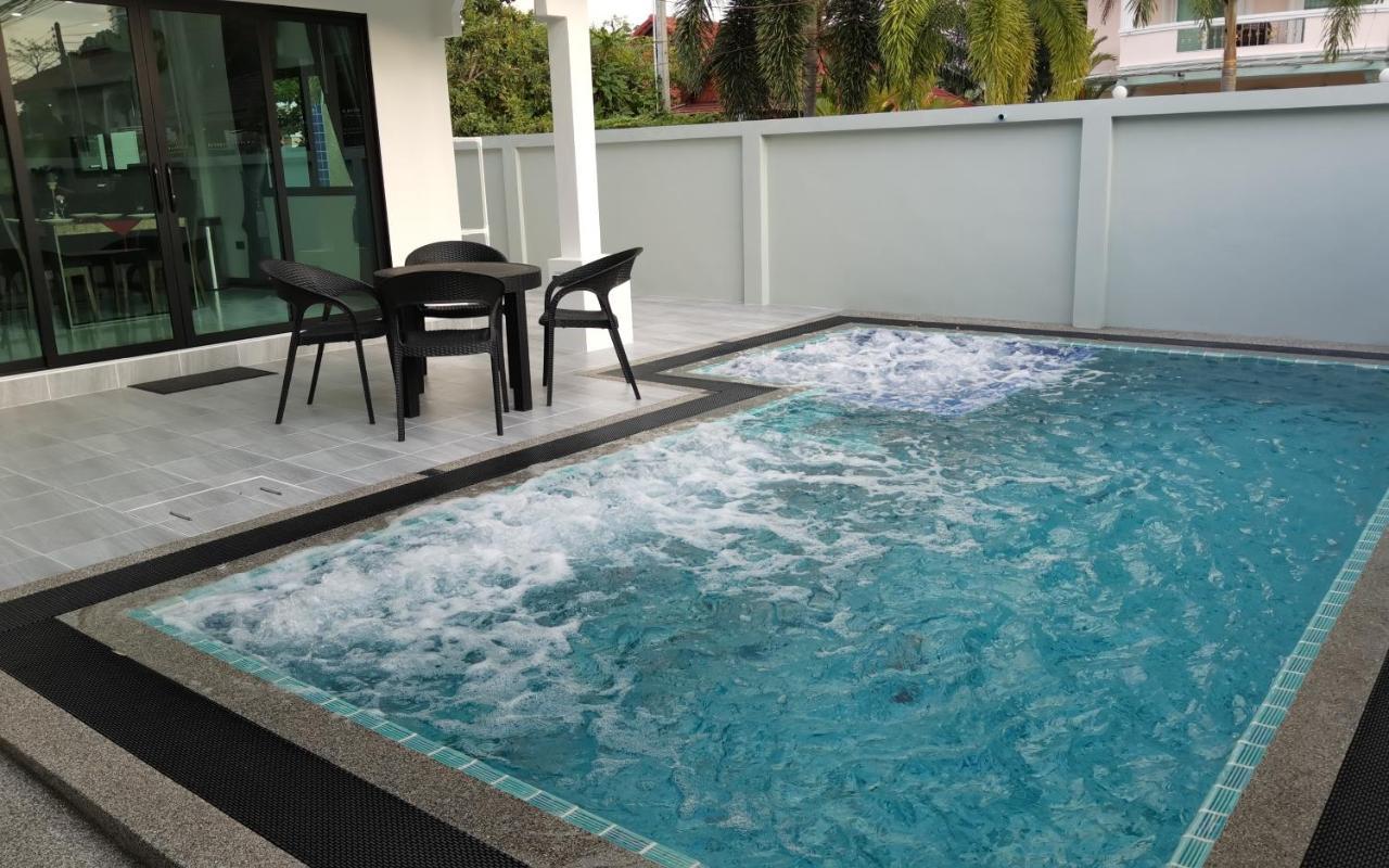 Private Pool Villa With Jacuzzi At Royal Park Village - Walk To The Beach - 6 People - Max 3 Males (Adults Only) Jomtien Beach Exterior photo